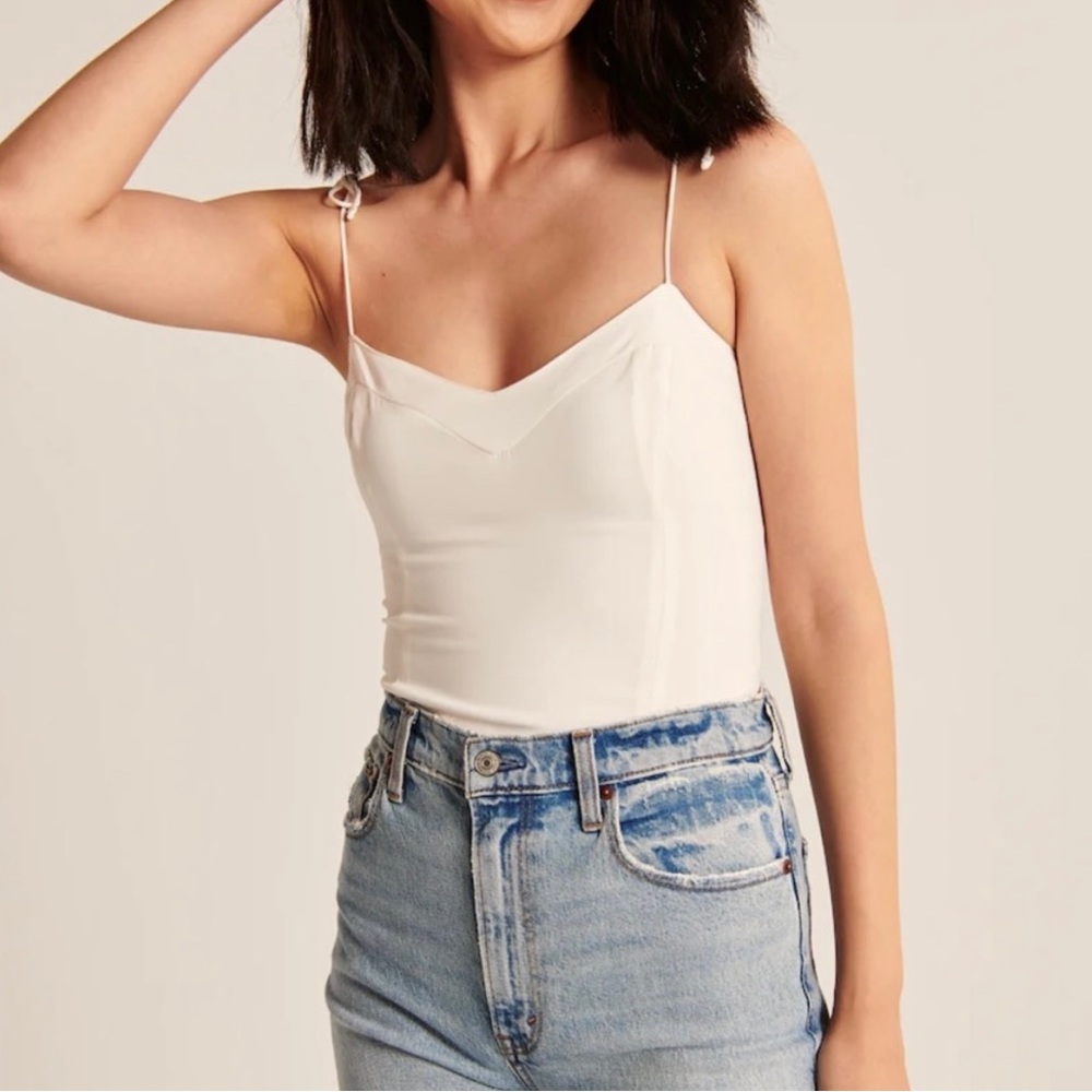 Abercrombie & Fitch Tie-Strap V-Neck Size Small